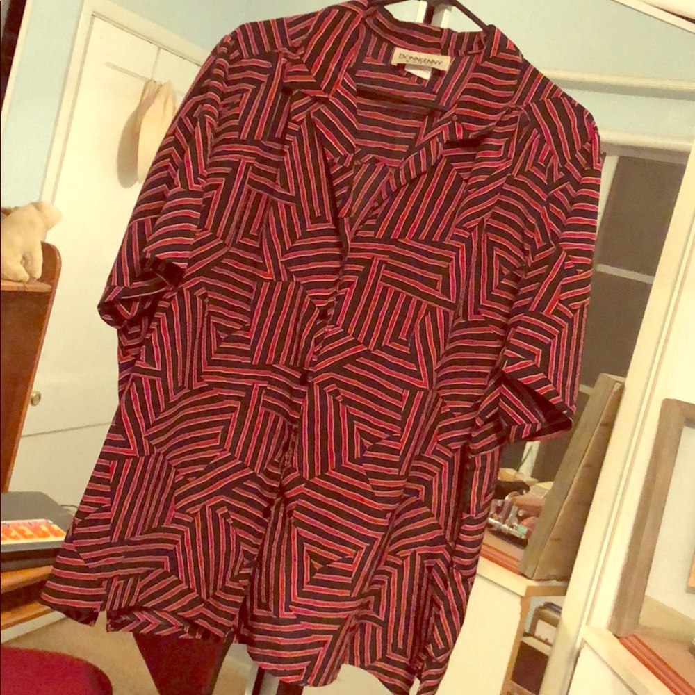 Women’s short sleeve blouse
